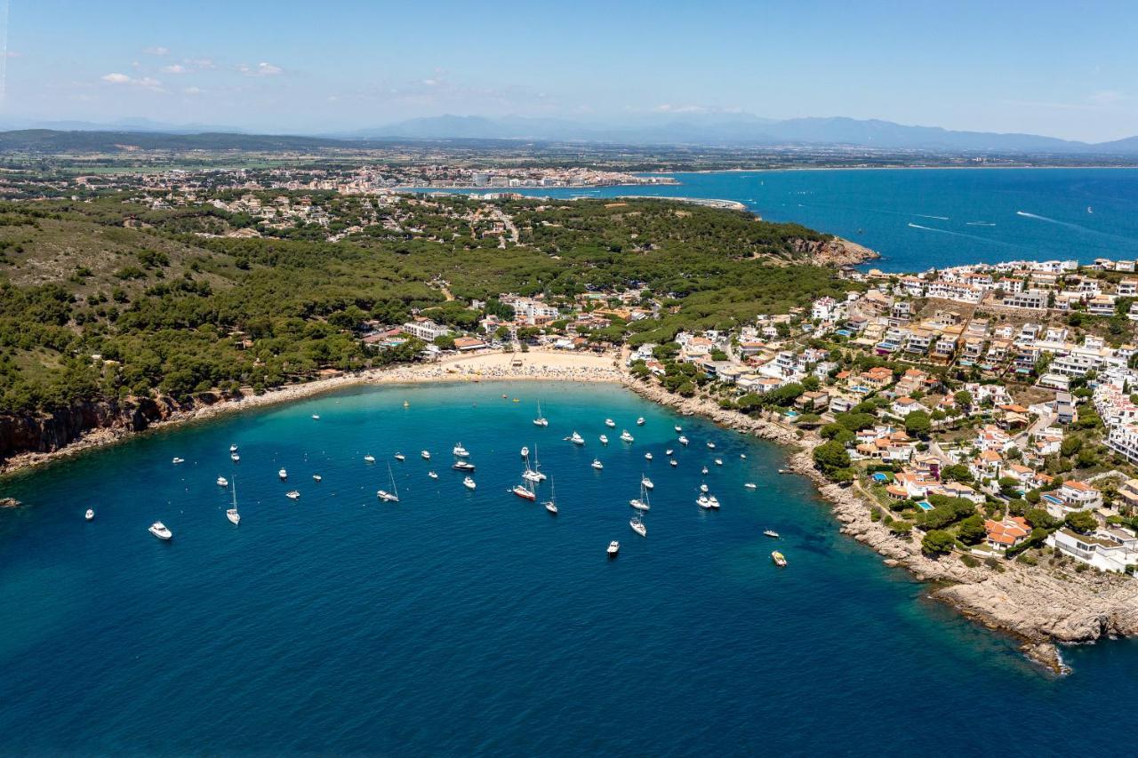 Hotel Wecamp Cala Montgo L' Escala Esterno foto